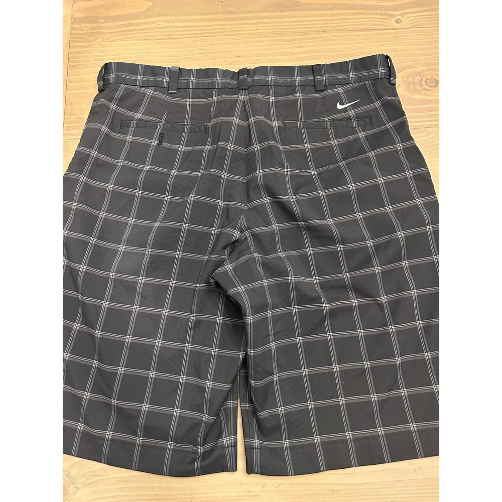 D2 Nike Men's Plaid Golf Shorts Size 36 Charcoal Gray Performance Flat Front - Picture 3 of 3
